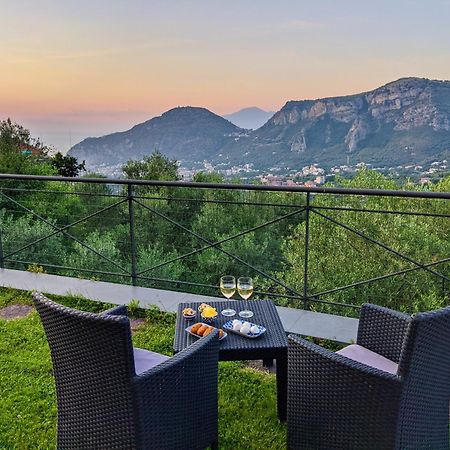 Villa Fanella, Independent House Between Sorrento & Amalfi Piano di Sorrento Eksteriør billede